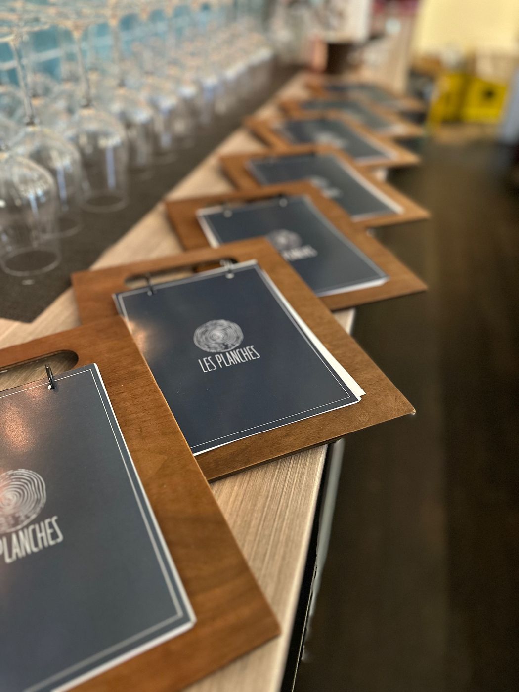 Les cartes des Planches sur le bar