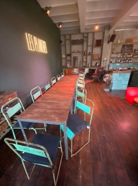 La grande table d'hôtes
