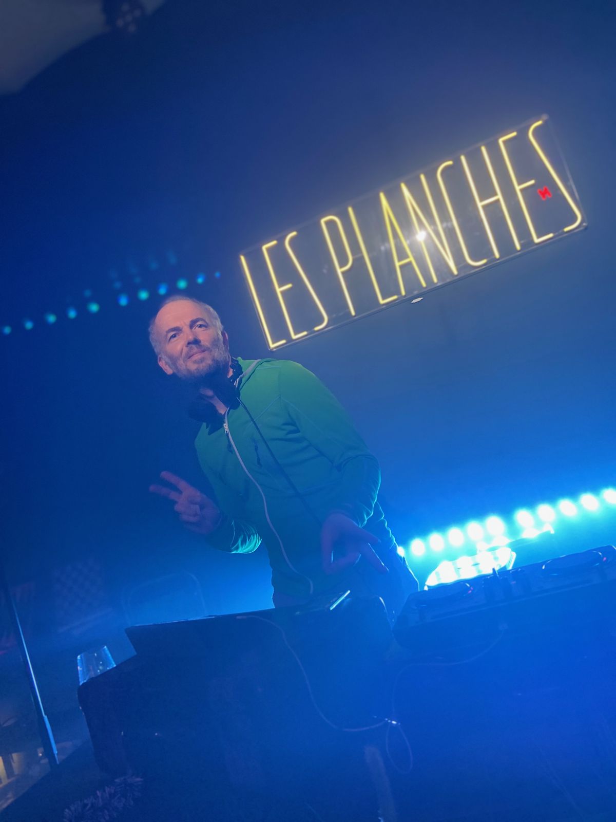 DJ set sous le néon